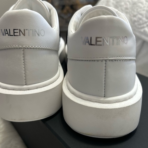 VALENTINO Slip-On Sneakers, Sz 8, Authentic, White Leather/Blk Elastic Band NEW - Picture 4 of 7